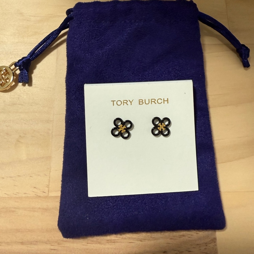 （New) Tory Burch Britten Cut Out Studs Black 139802